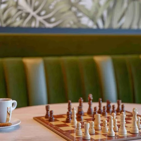 Kyriad En Valois Hotel 3*