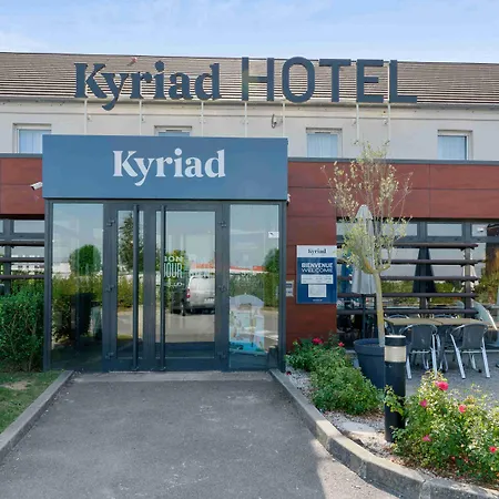 Kyriad En Valois Hotel 3*