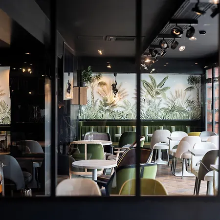 Kyriad En Valois Hotel 3*