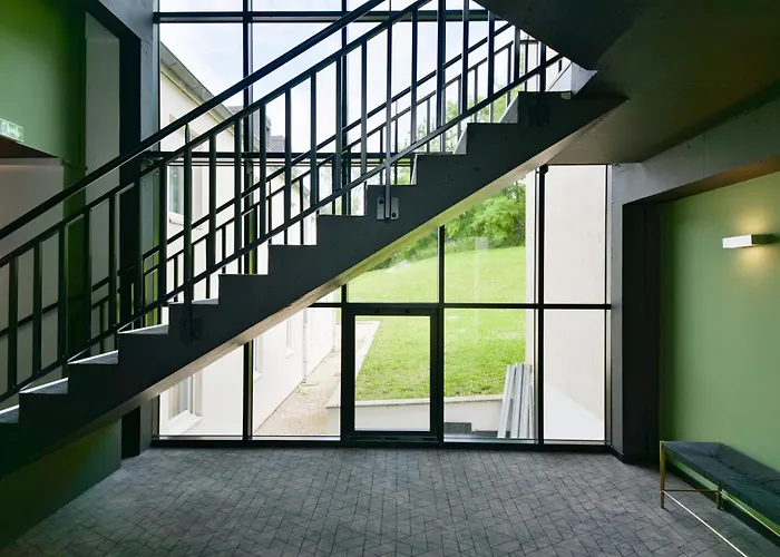 Kyriad En Valois Hotel 3*