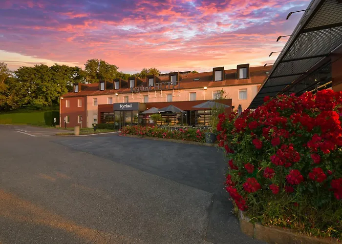 Hotel Kyriad En Valois